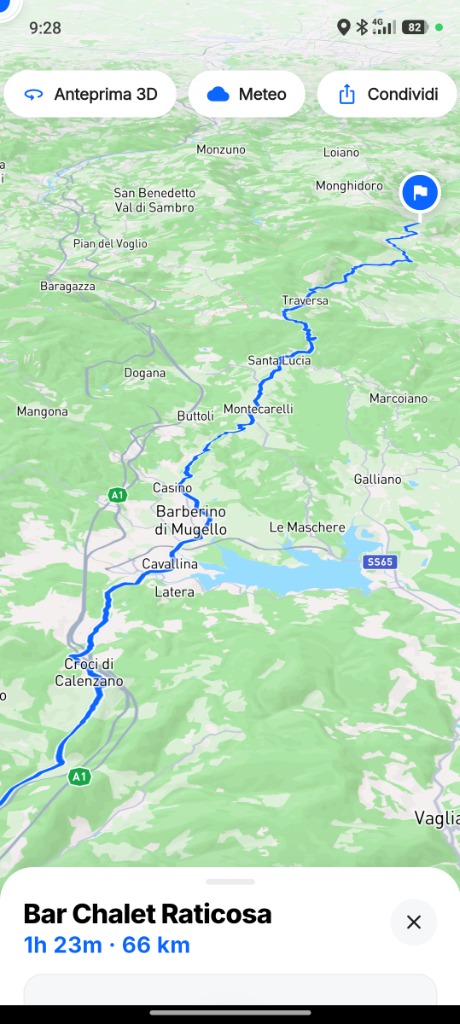 Anteprima di un passo di montagna con il tracciato blu sulla mappa e i pulsanti per l'anteprima in 3D, il meteo e la condivisione