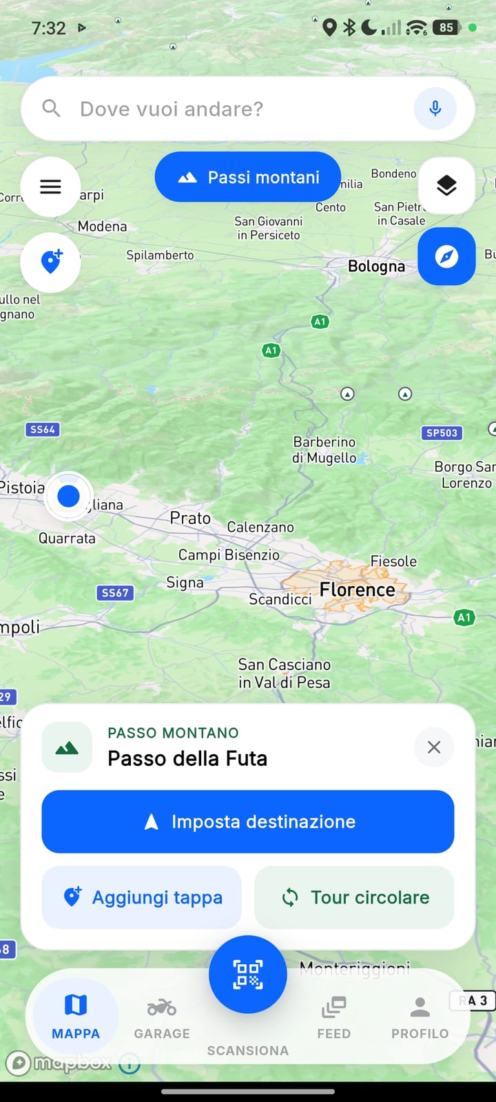 Un passo toccato sulla mappa: la scheda «Passo montano · Passo della Futa» con i tre pulsanti Imposta destinazione, Aggiungi tappa e Tour circolare